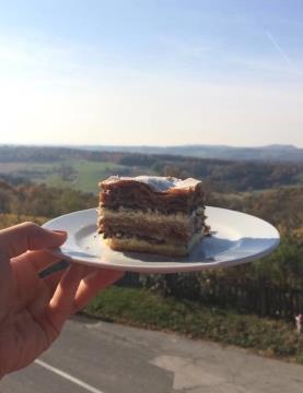 44956659_1148906221928540_749641427180322816_n