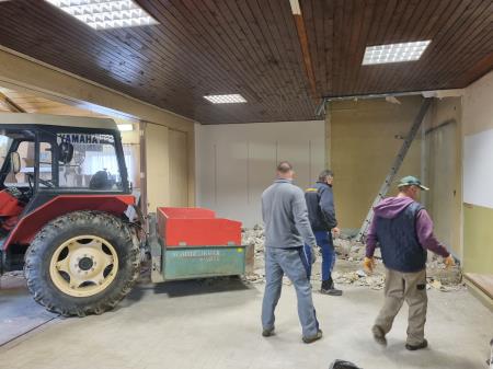 Sanacija gasilskega doma se je začela. (Foto: Arhiv PGD Motovilci)  